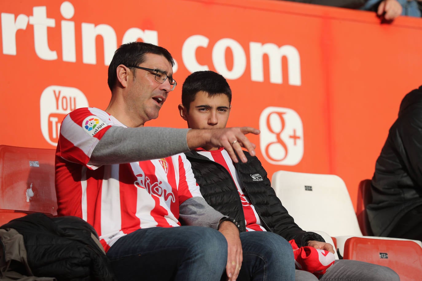 Fotos: ¿Estuviste en el Sporting-Cartagena?¡Búscate en El Molinón!