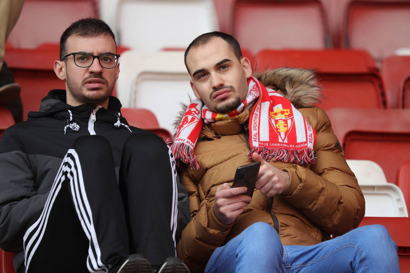 Fotos: ¿Estuviste en el Sporting-Cartagena?¡Búscate en El Molinón!