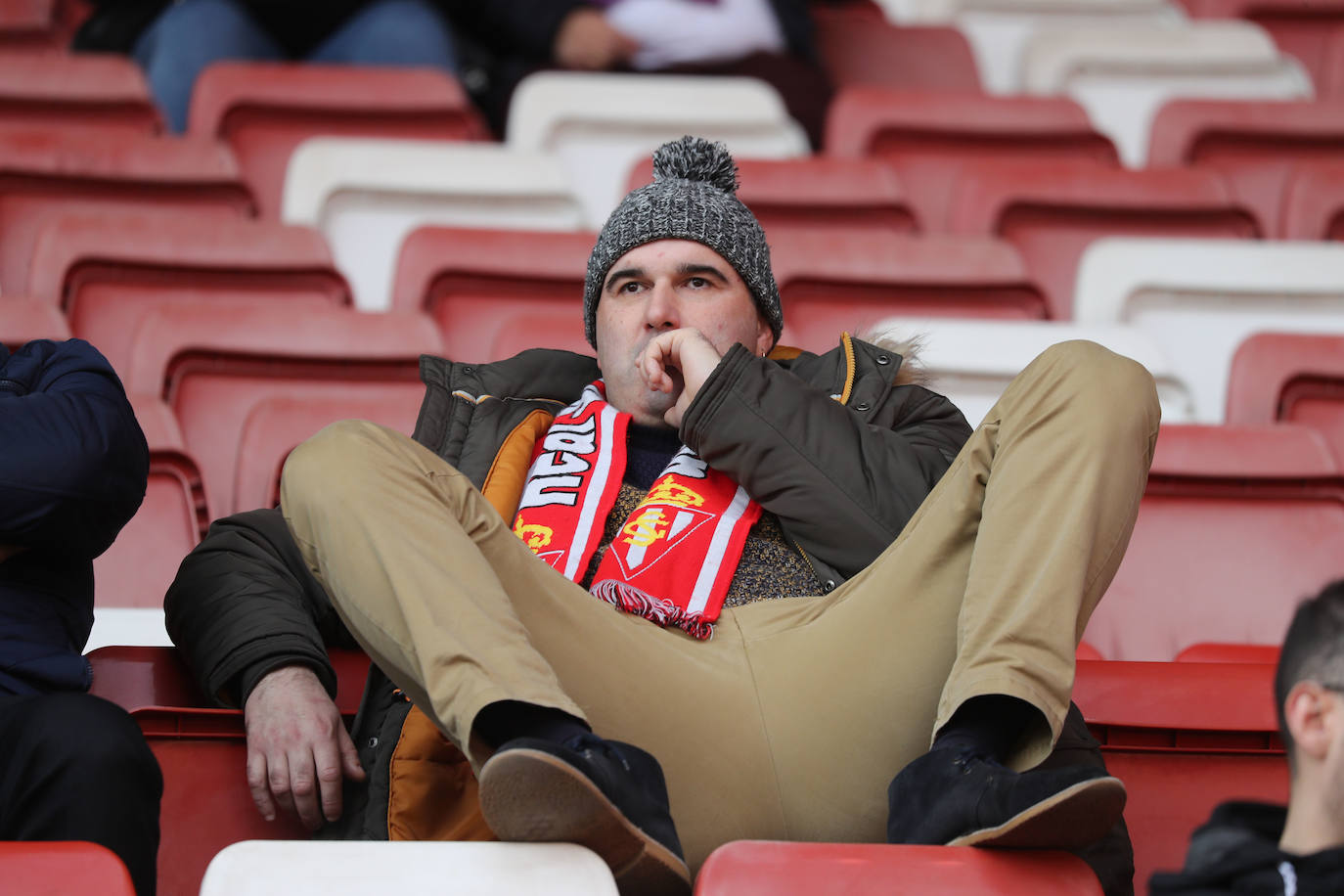 Fotos: ¿Estuviste en el Sporting-Cartagena?¡Búscate en El Molinón!