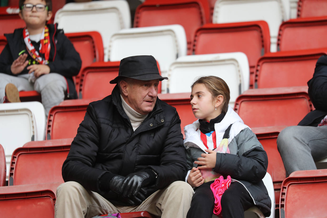 Fotos: ¿Estuviste en el Sporting-Cartagena?¡Búscate en El Molinón!