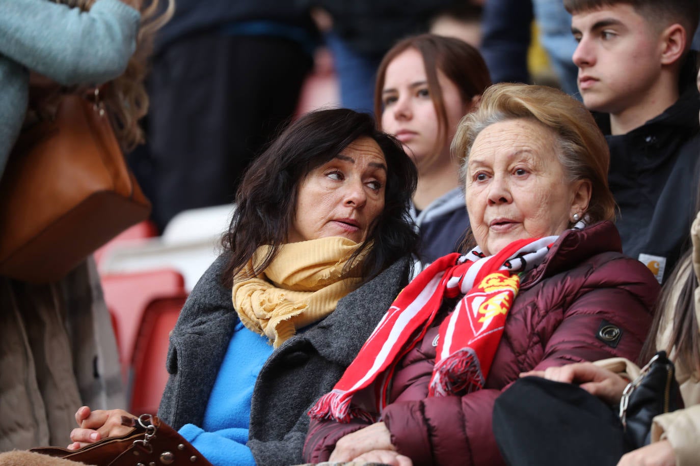 Fotos: ¿Estuviste en el Sporting-Cartagena?¡Búscate en El Molinón!