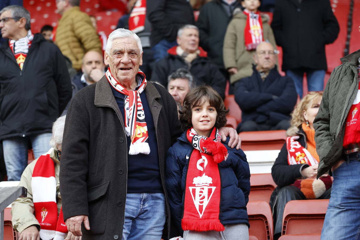 Fotos: ¿Estuviste en el Sporting-Cartagena?¡Búscate en El Molinón!