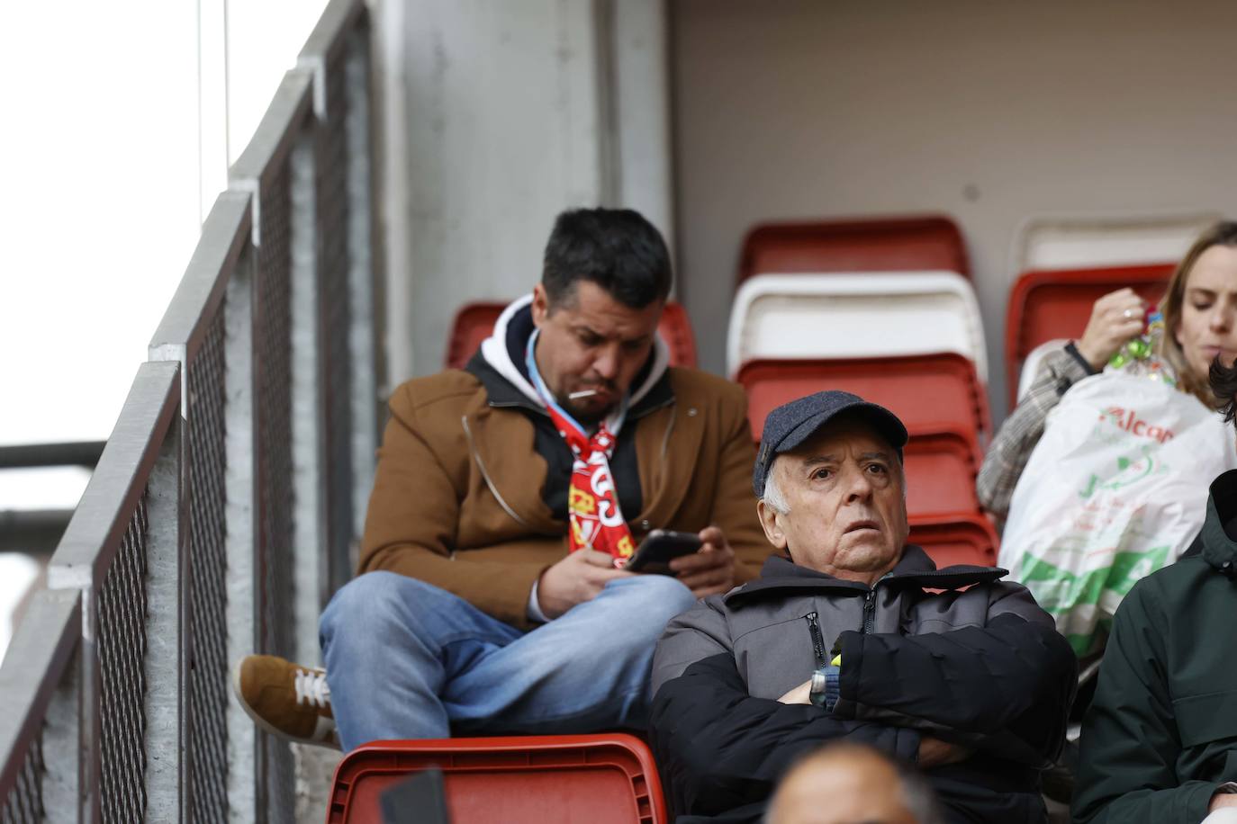 Fotos: ¿Estuviste en el Sporting-Cartagena?¡Búscate en El Molinón!