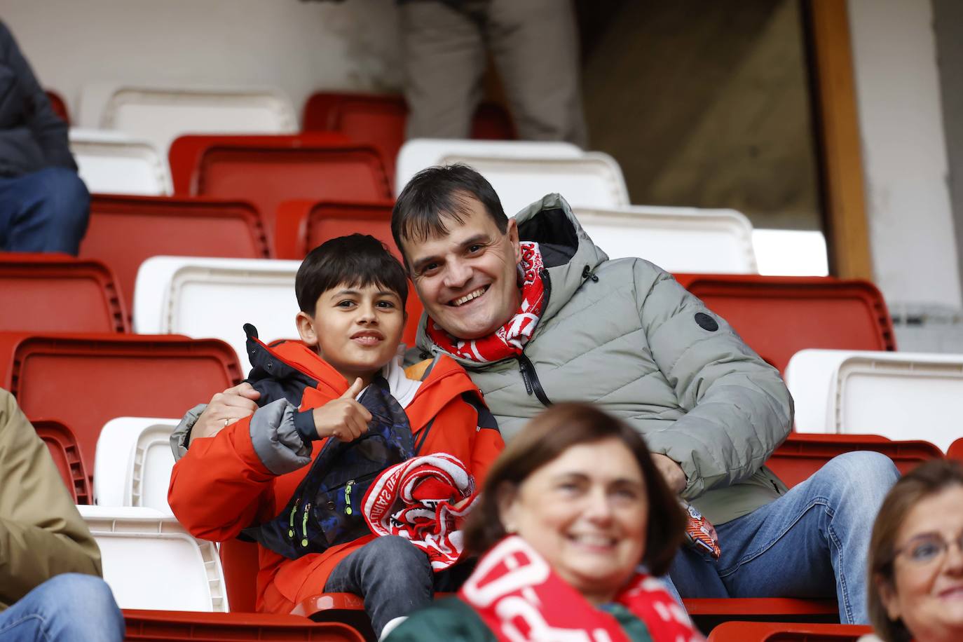 Fotos: ¿Estuviste en el Sporting-Cartagena?¡Búscate en El Molinón!