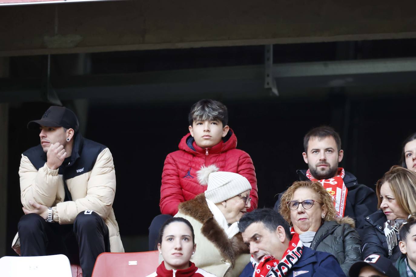 Fotos: ¿Estuviste en el Sporting-Cartagena?¡Búscate en El Molinón!