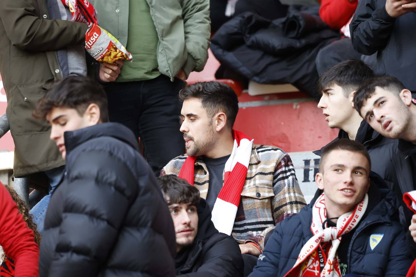 Fotos: ¿Estuviste en el Sporting-Cartagena?¡Búscate en El Molinón!