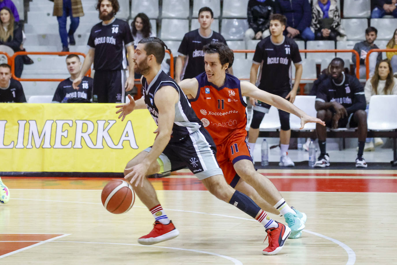 Fotos: El Círculo aplasta al Santo Domingo