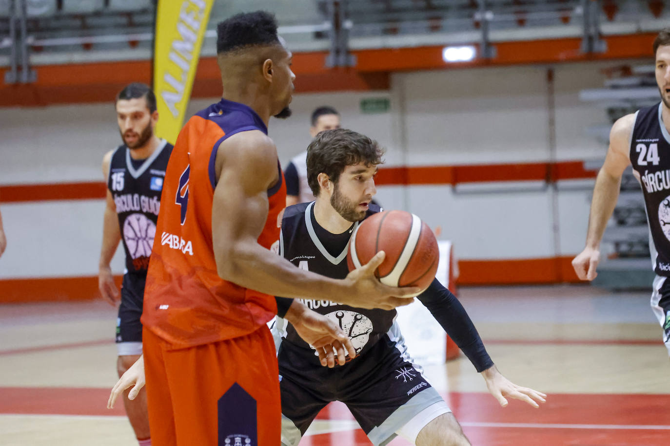 Fotos: El Círculo aplasta al Santo Domingo