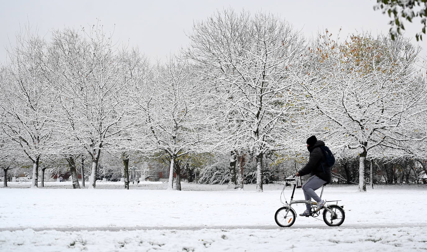 Fotos: Un temporal de nieve paraliza el Reino Unido