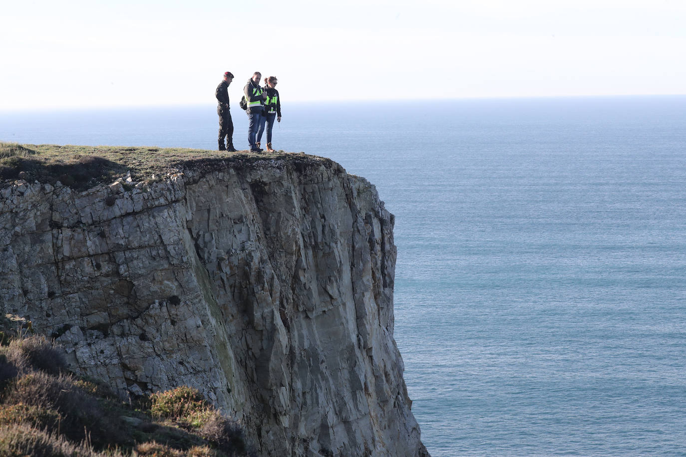 Fotos: Reanudan en el Cabo Peñas la búsqueda de la joven Sandra Bermejo