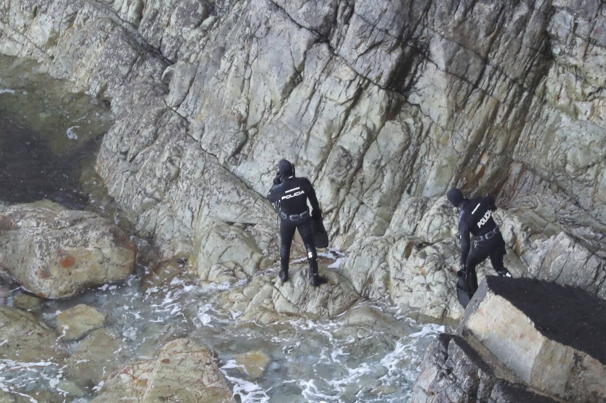 Fotos: Reanudan en el Cabo Peñas la búsqueda de la joven Sandra Bermejo