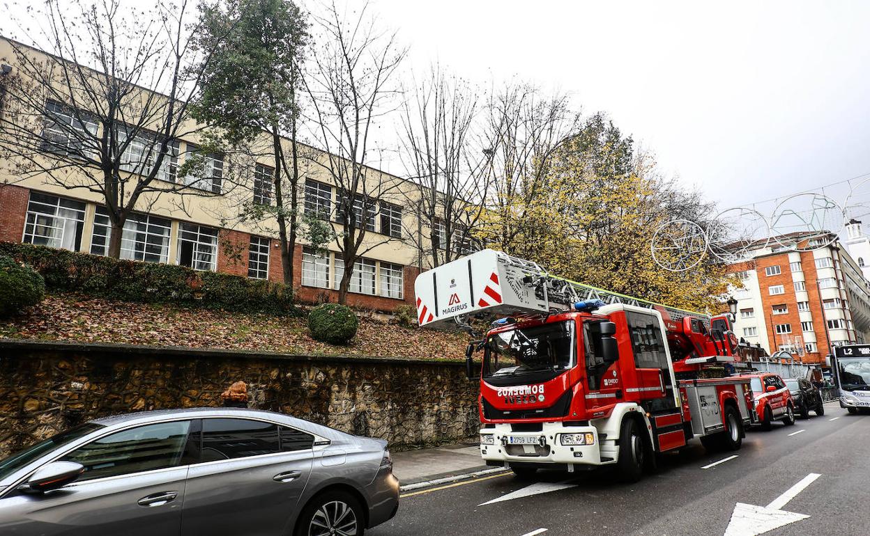 Los Bomberos, en el lugar del incidente.