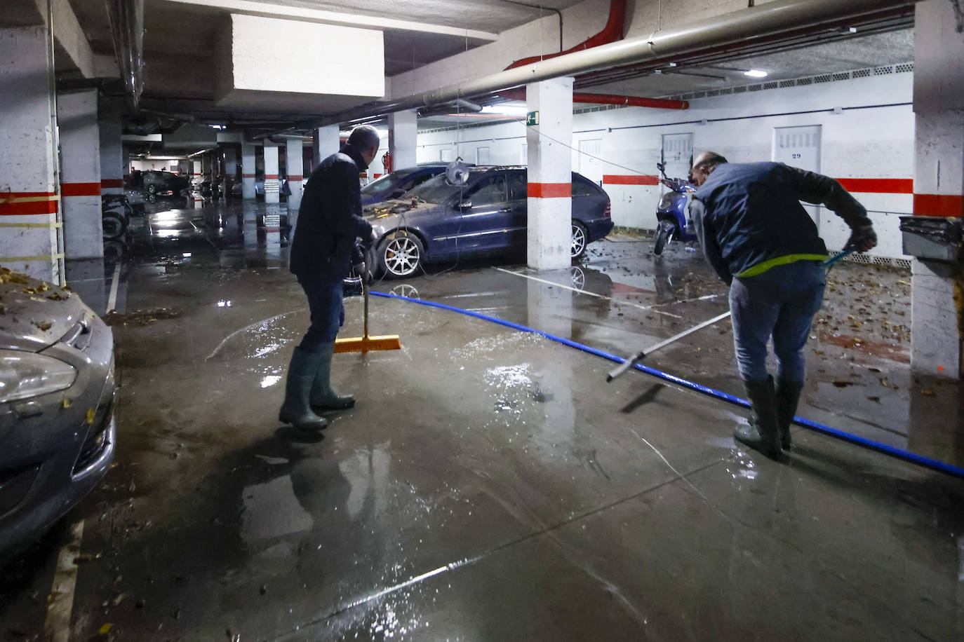 Fotos: Las fuertes lluvias causan incidentes en Gijón