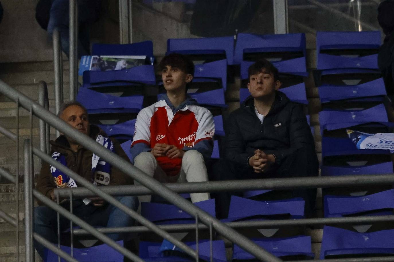 Fotos: ¿Estuviste en el derbi asturiano Real Oviedo - Sporting? ¡Búscate en el Tartiere!