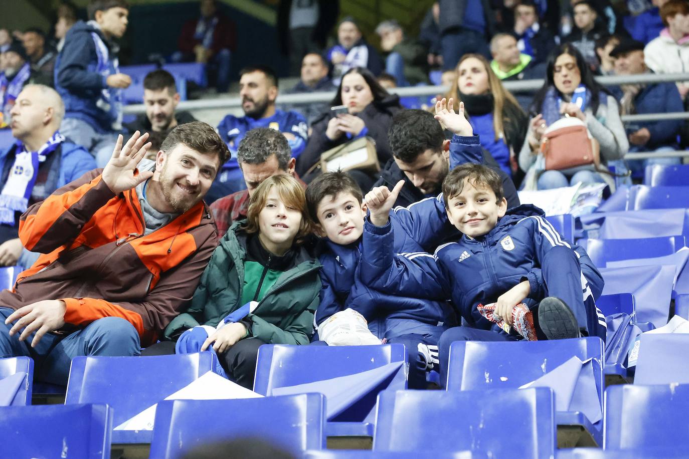 Fotos: ¿Estuviste en el derbi asturiano Real Oviedo - Sporting? ¡Búscate en el Tartiere!