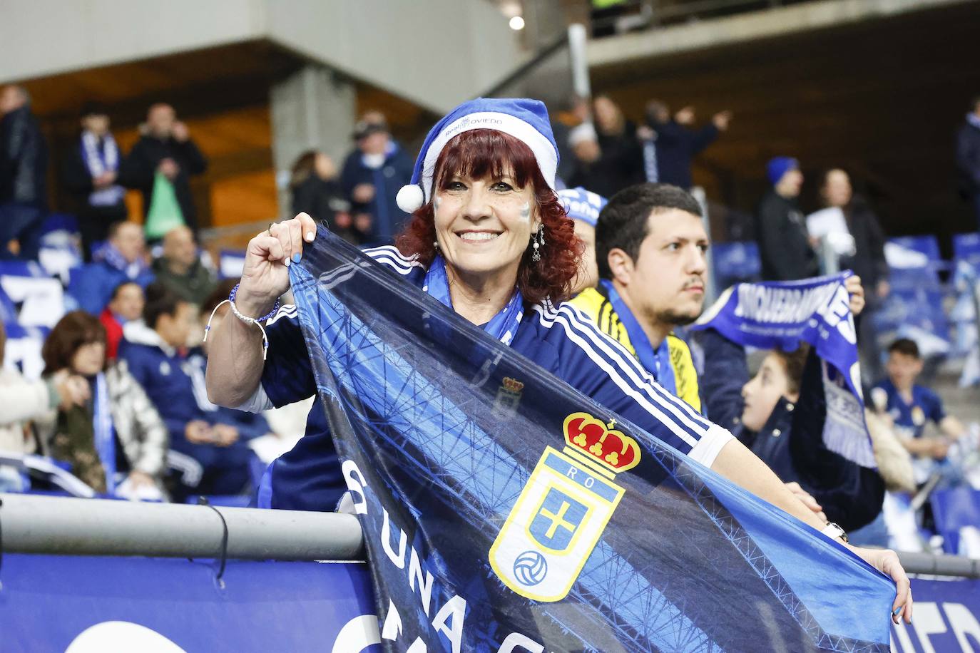 Fotos: ¿Estuviste en el derbi asturiano Real Oviedo - Sporting? ¡Búscate en el Tartiere!