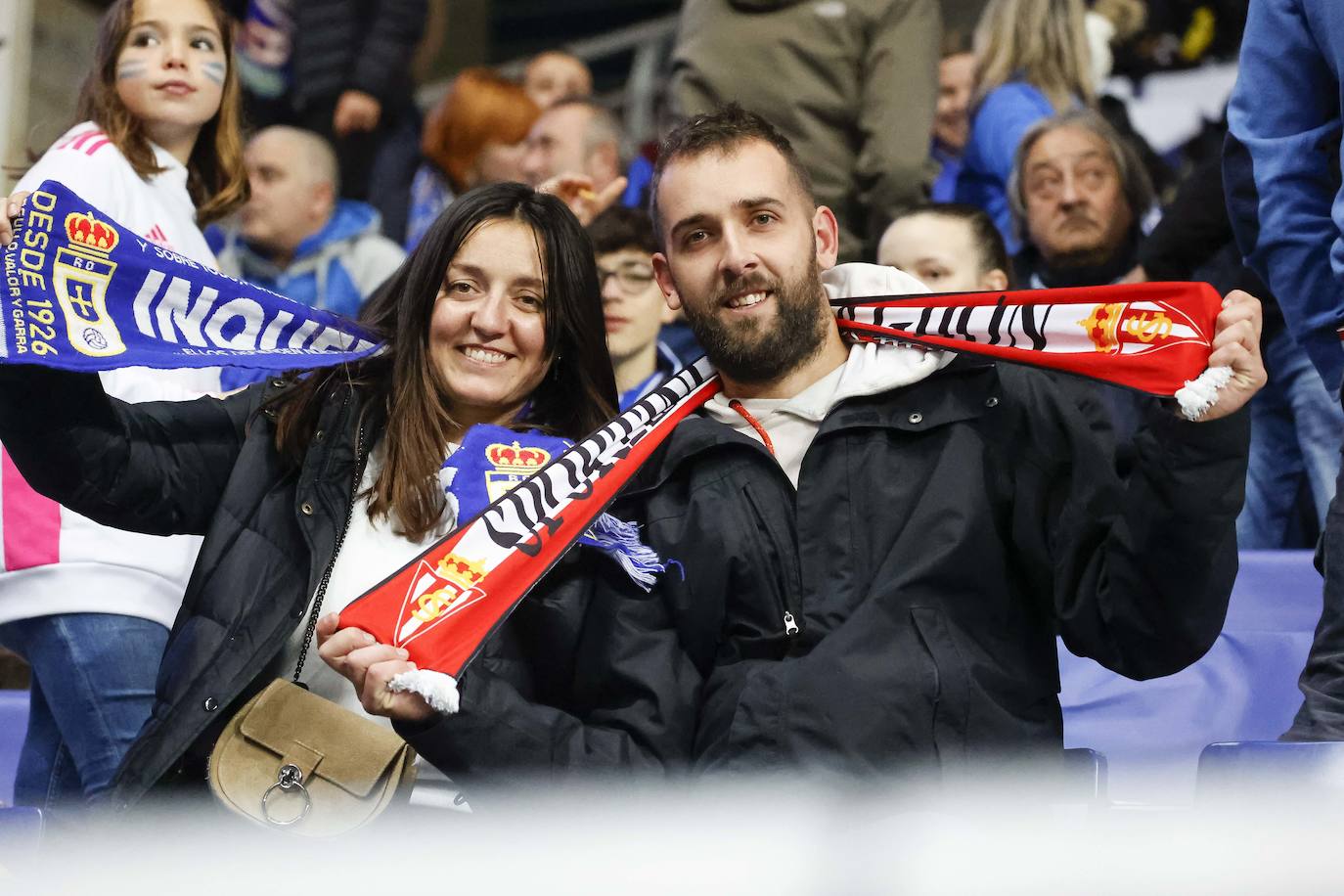 Fotos: ¿Estuviste en el derbi asturiano Real Oviedo - Sporting? ¡Búscate en el Tartiere!