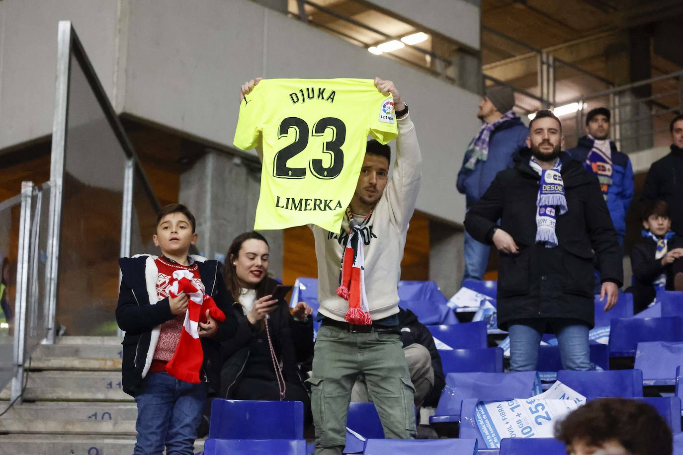 Fotos: ¿Estuviste en el derbi asturiano Real Oviedo - Sporting? ¡Búscate en el Tartiere!