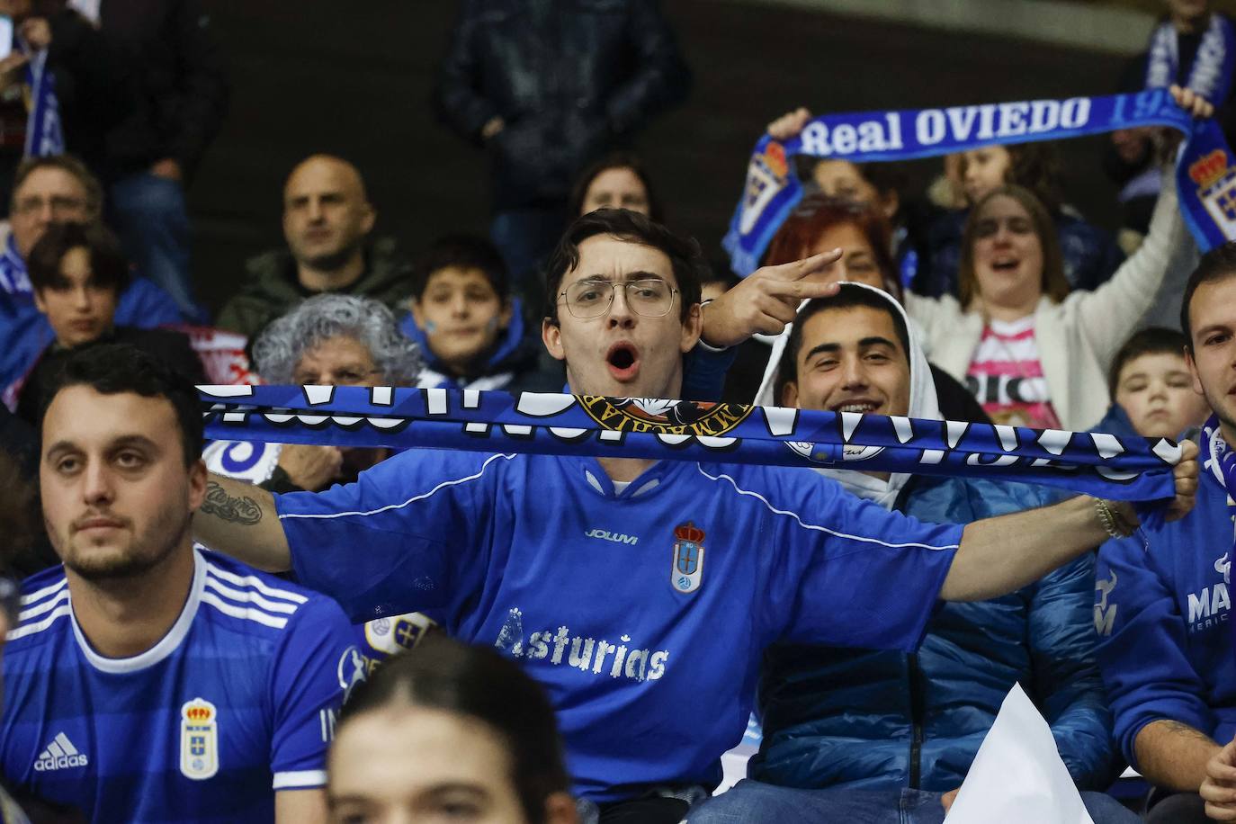 Fotos: ¿Estuviste en el derbi asturiano Real Oviedo - Sporting? ¡Búscate en el Tartiere!