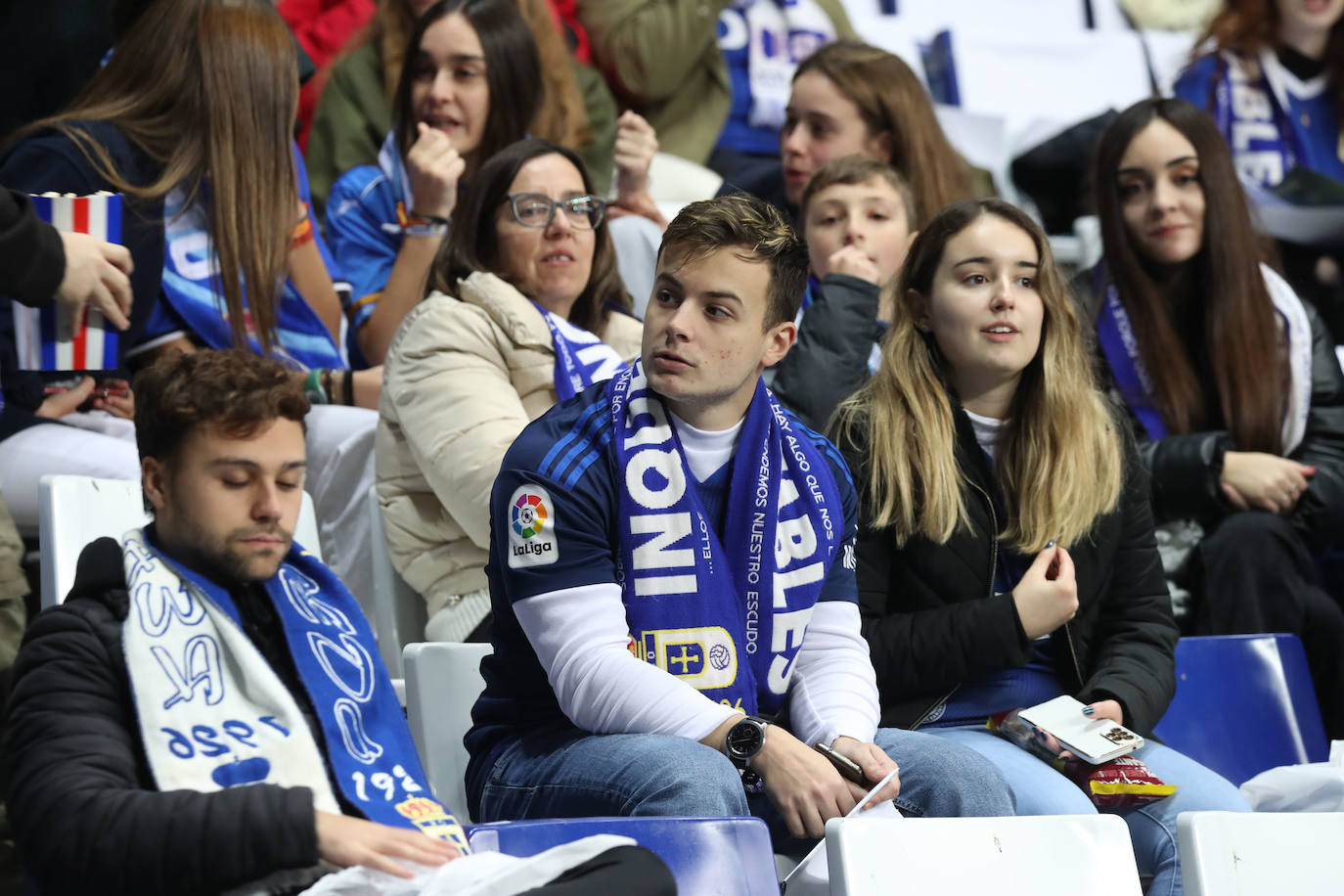 Fotos: ¿Estuviste en el derbi asturiano Real Oviedo - Sporting? ¡Búscate en el Tartiere!