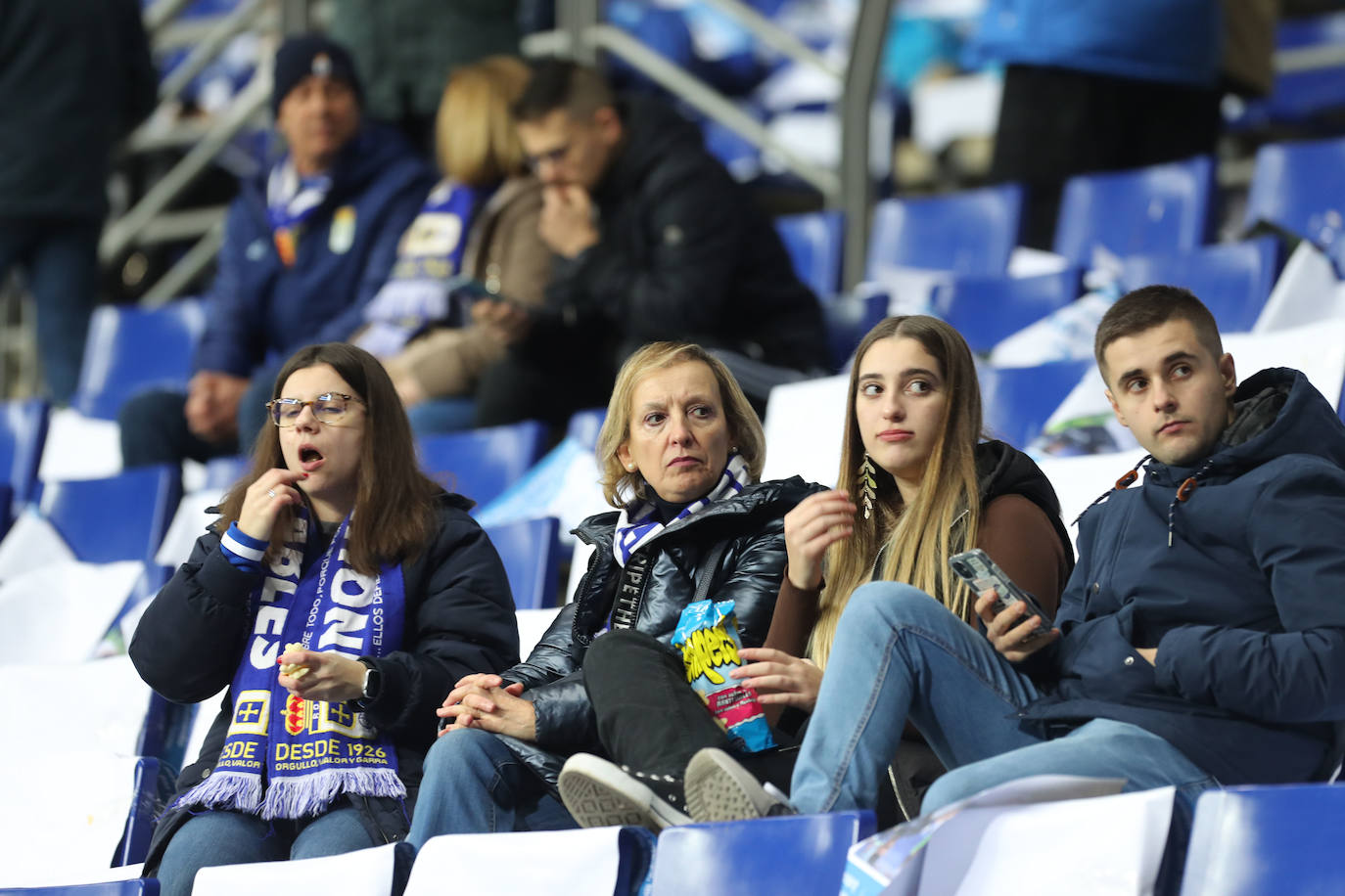 Fotos: ¿Estuviste en el derbi asturiano Real Oviedo - Sporting? ¡Búscate en el Tartiere!