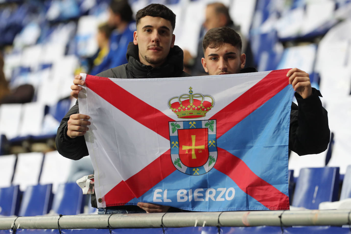 Fotos: ¿Estuviste en el derbi asturiano Real Oviedo - Sporting? ¡Búscate en el Tartiere!