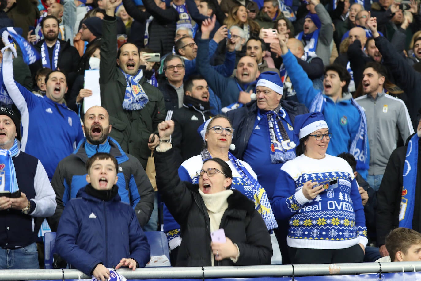 Fotos: ¿Estuviste en el derbi asturiano Real Oviedo - Sporting? ¡Búscate en el Tartiere!