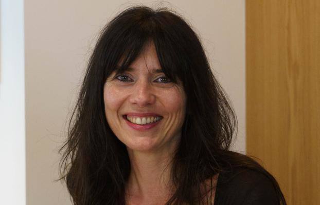 Laura Tuero, Podemos Gijón: «Que haya buen ambiente en las gradas y ‘fair play’ en el campo. Que sea un derbi entretenido y animado y gane el mejor, el Sporting»