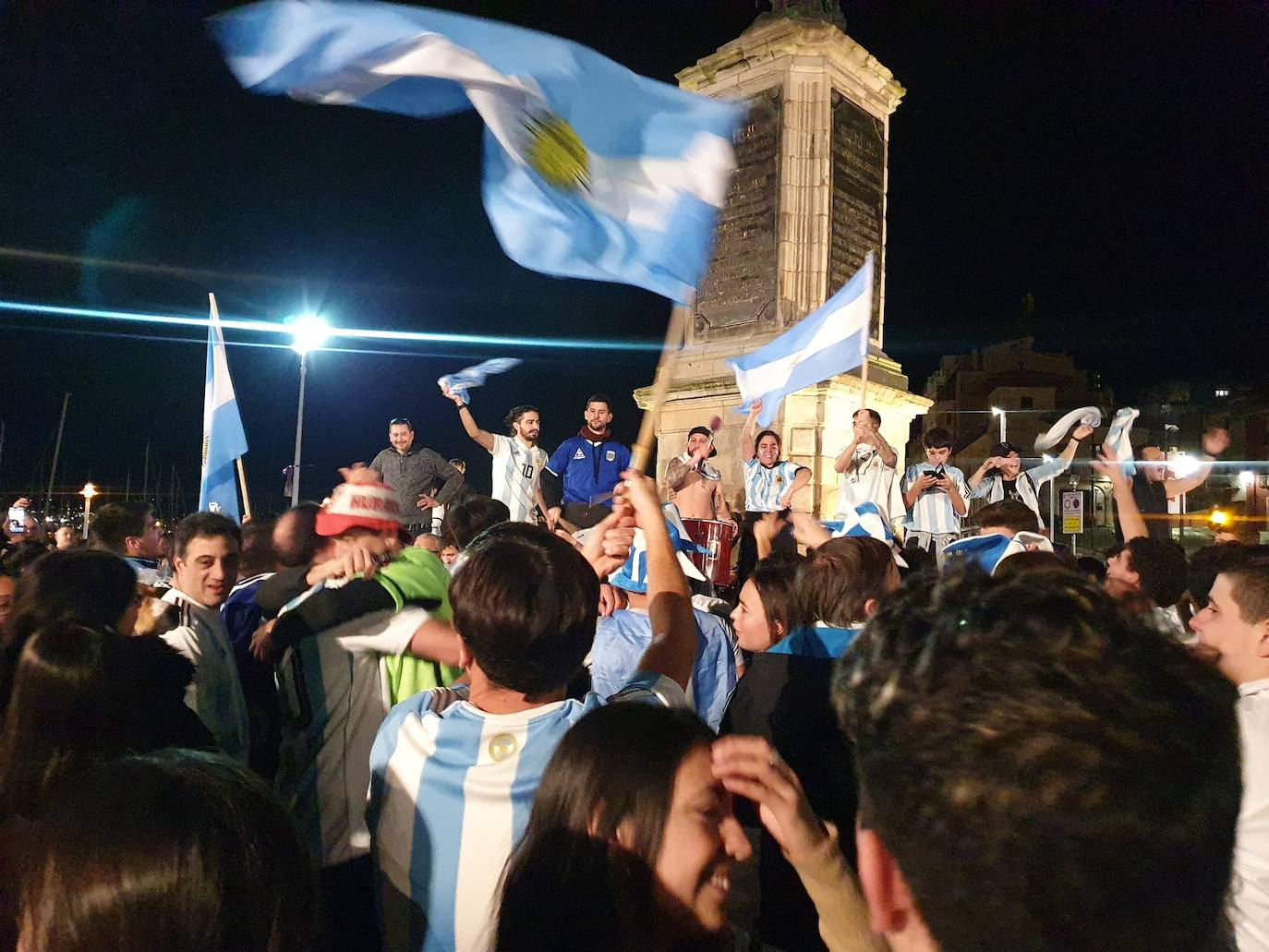 Fotos: La emoción albiceleste se siente en Asturias