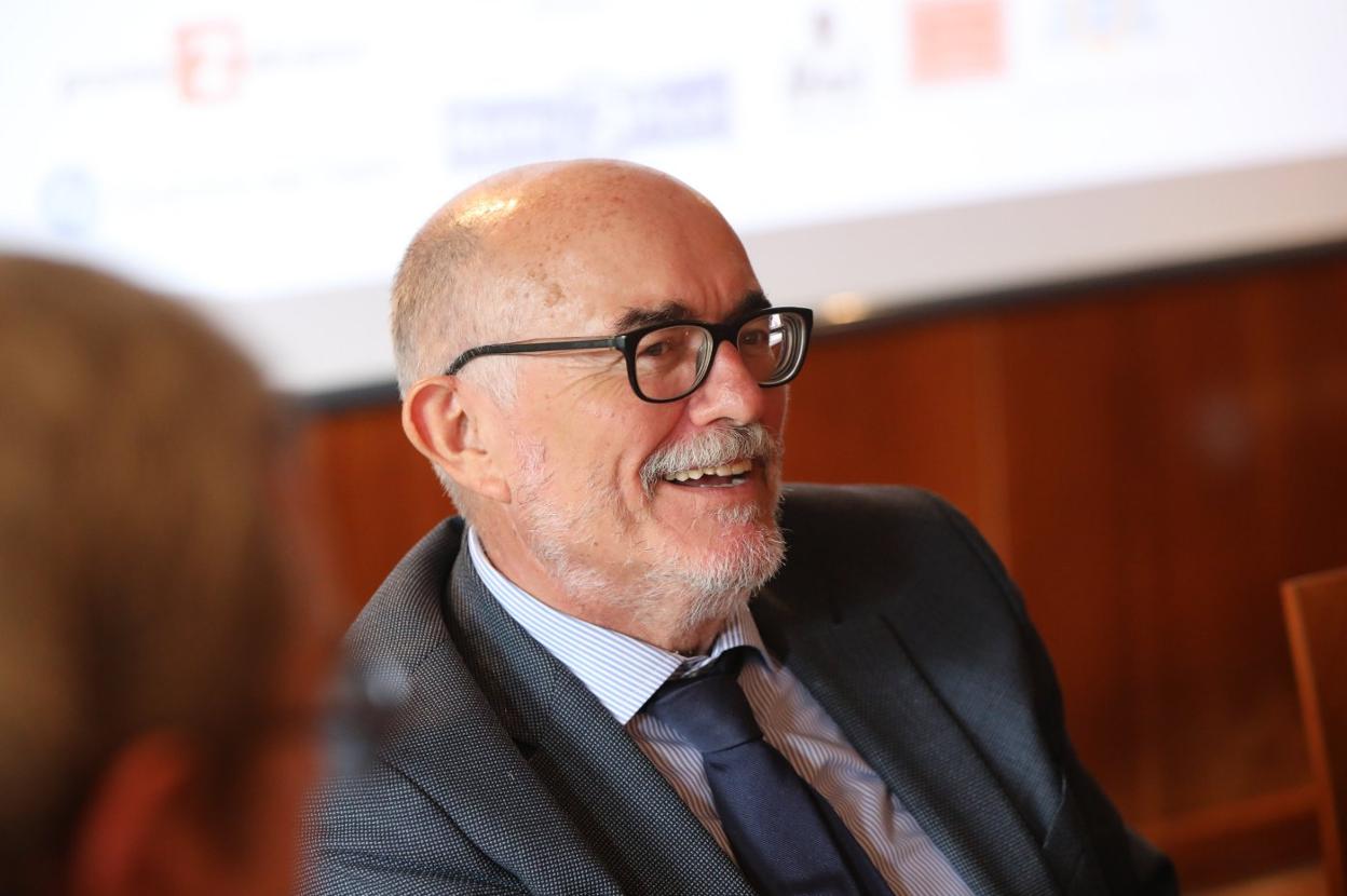 El ingeniero asturiano Arcadio Gutiérrez, en los cursos de La Granda. 