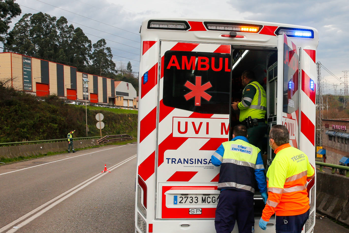 Fotos: Dos heridos en un accidente múltiple en Aboño, Gijón