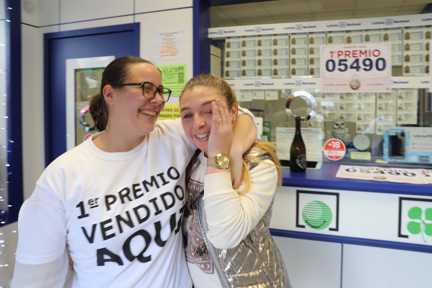 Fotos: Asturias celebra su suerte en la Lotería de Navidad