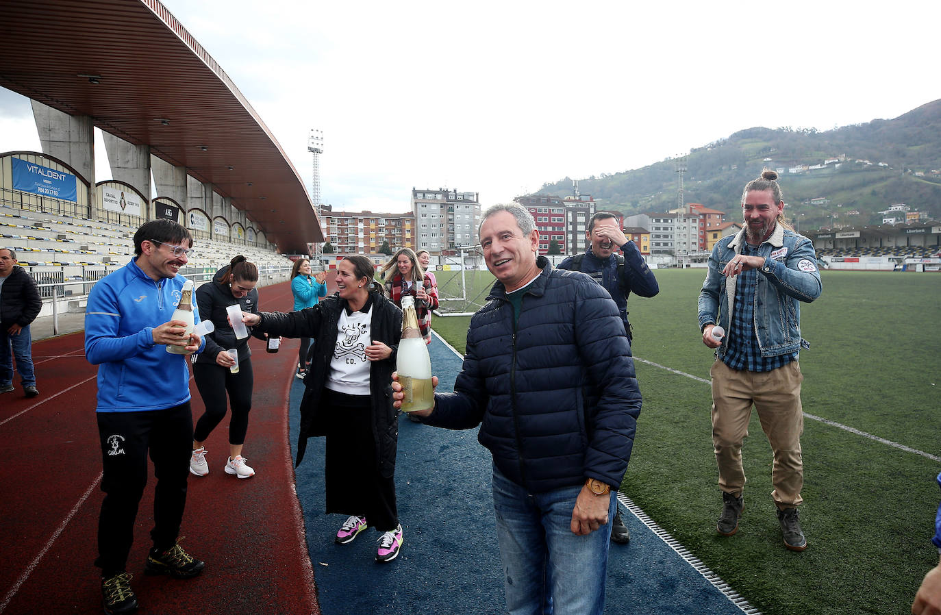 Fotos: Asturias celebra su suerte en la Lotería de Navidad