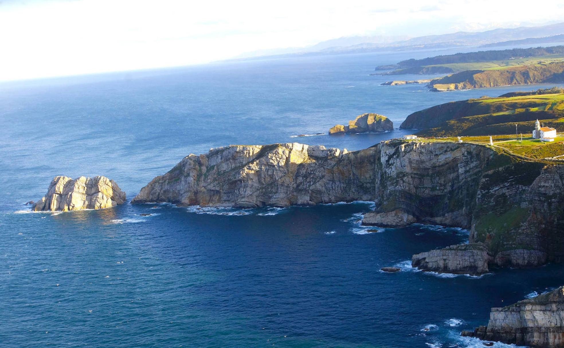 Senda litoral del concejo de Gozón, desde el faro de San Juan a Luanco 