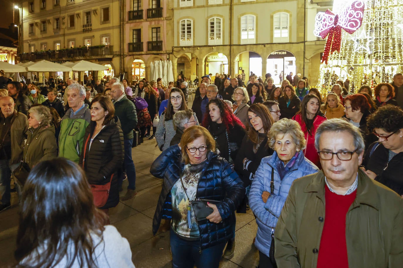 Fotos: Avilés se une para condenar el asesinato de Soraya Suárez