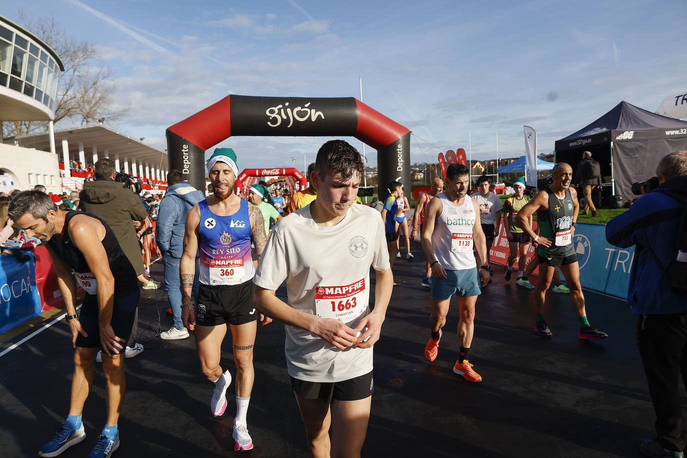 Fotos: ¿Participaste en la Carrera de Nochebuena de Gijón? ¡Búscate!