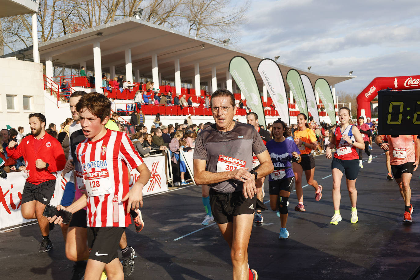 Fotos: ¿Participaste en la Carrera de Nochebuena de Gijón? ¡Búscate!