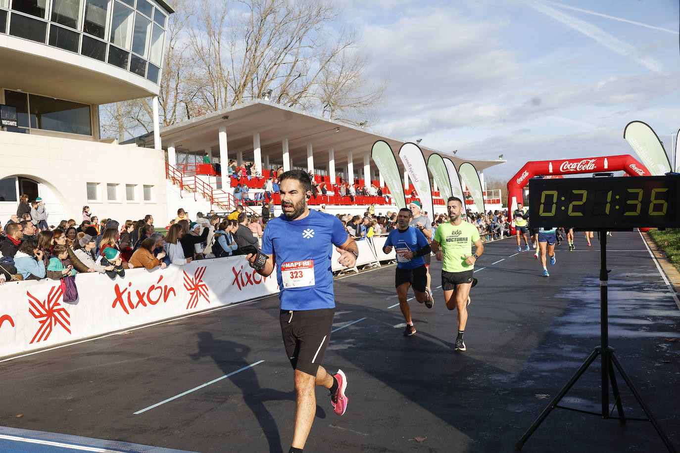 Fotos: ¿Participaste en la Carrera de Nochebuena de Gijón? ¡Búscate!