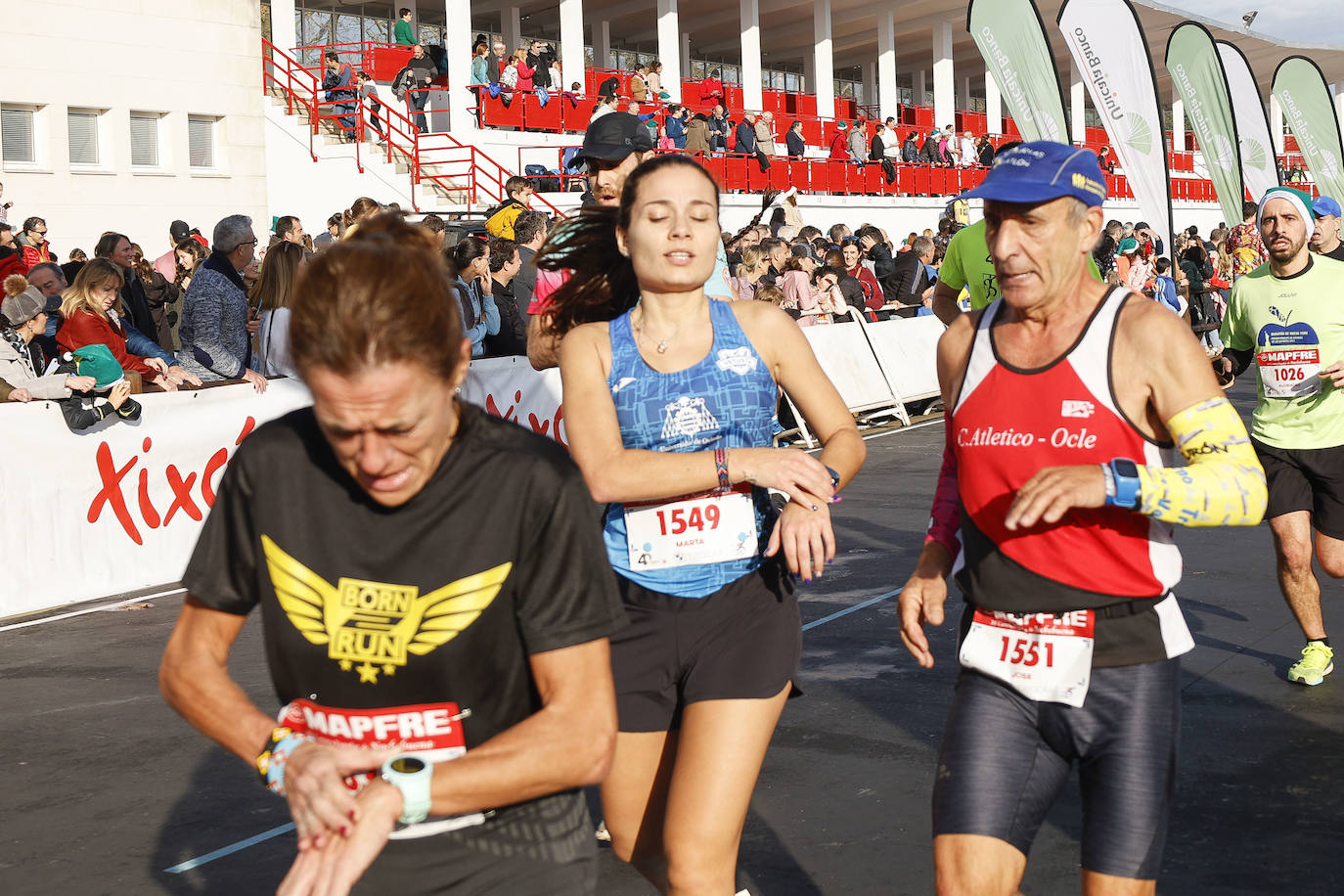 Fotos: ¿Participaste en la Carrera de Nochebuena de Gijón? ¡Búscate!