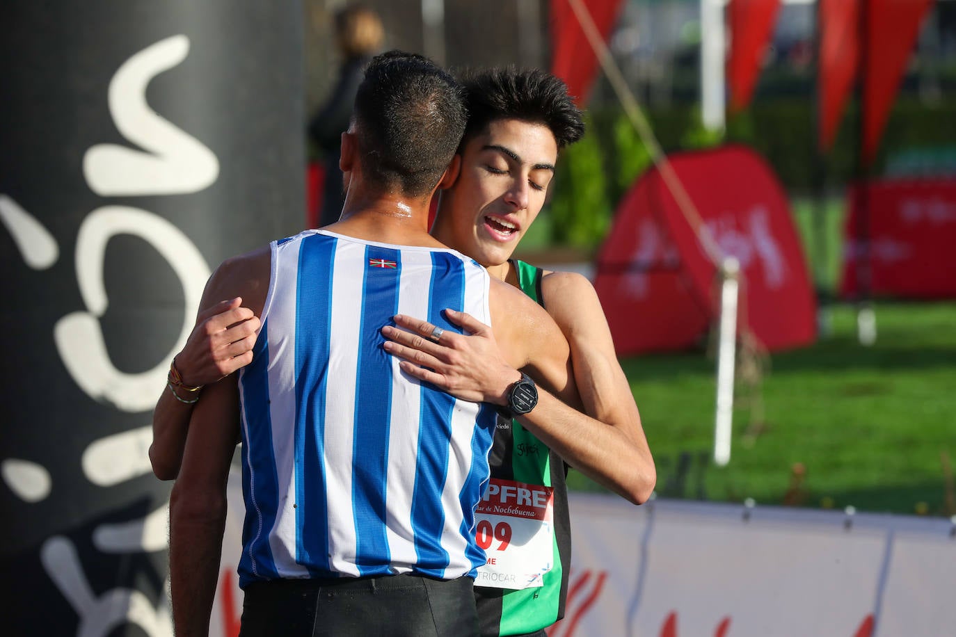 Fotos: ¿Participaste en la Carrera de Nochebuena de Gijón? ¡Búscate!