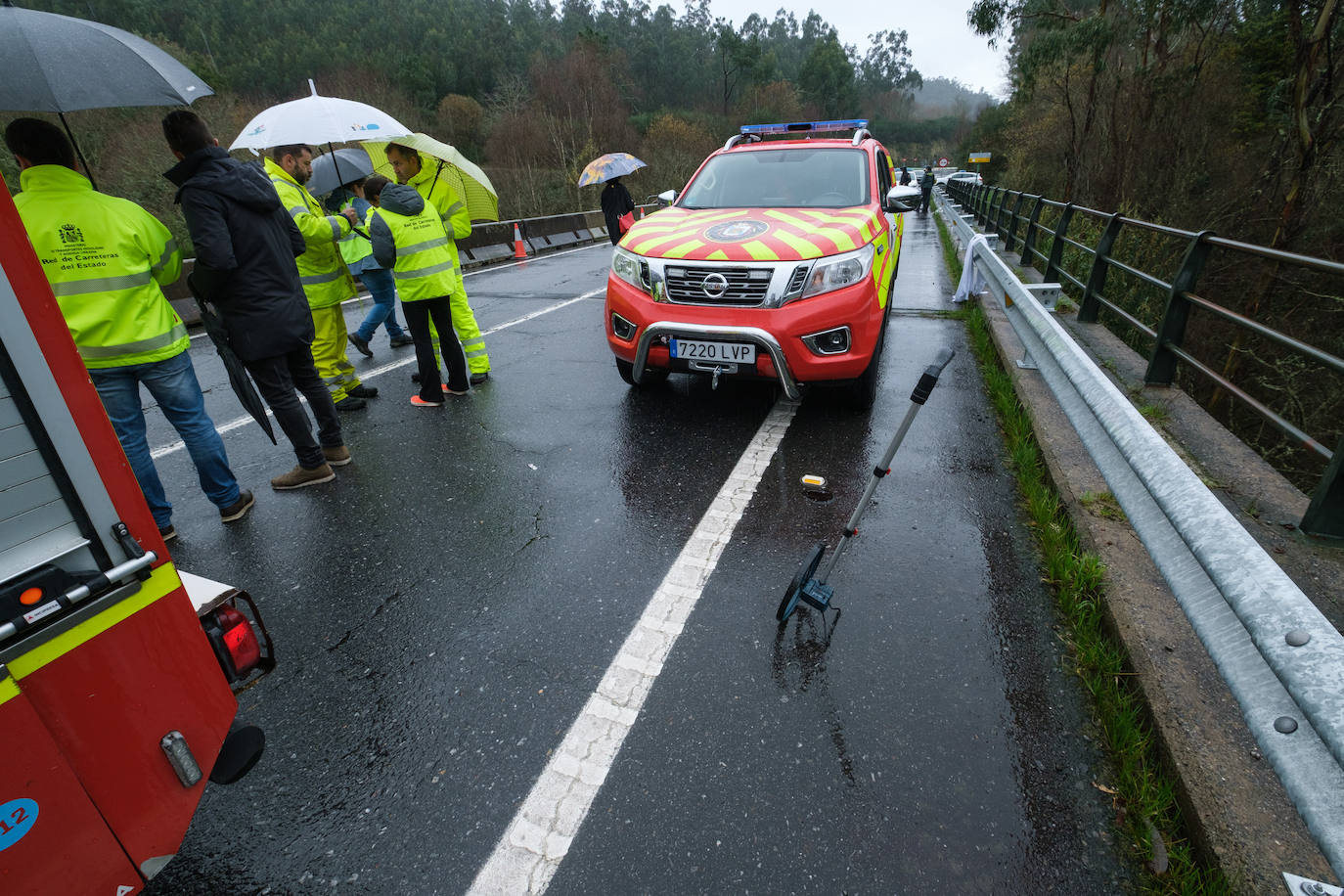 Fotos: Tragedia en Galicia al precipitarse un autobús al río Lérez en Pontevedra