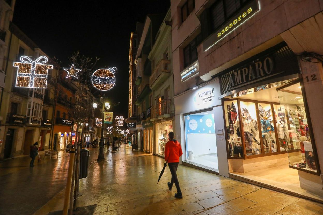 Pequeño comercio en la calle de La Cámara. 