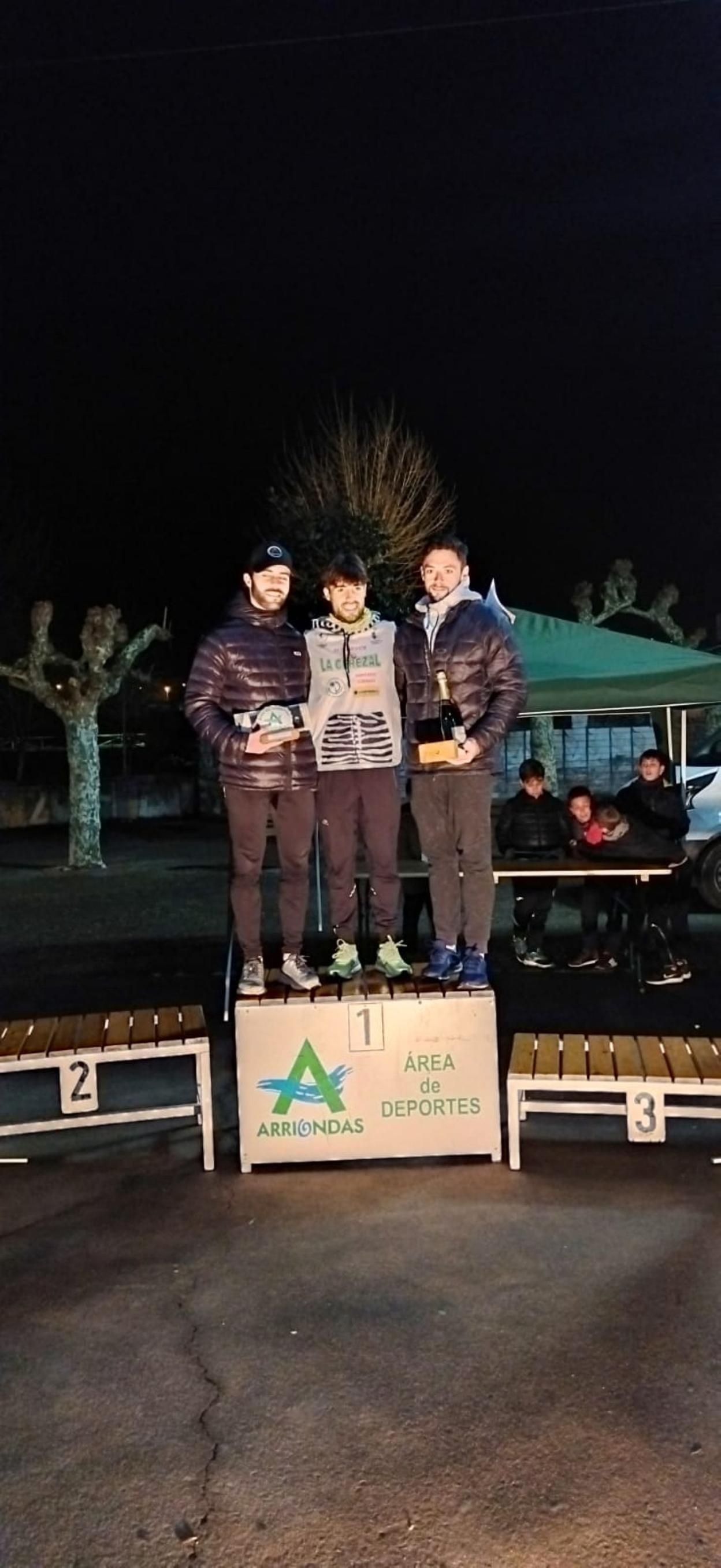 Luis Ribaya, Borja Martínez y Pedro Vázquez, en el podio masculino. 