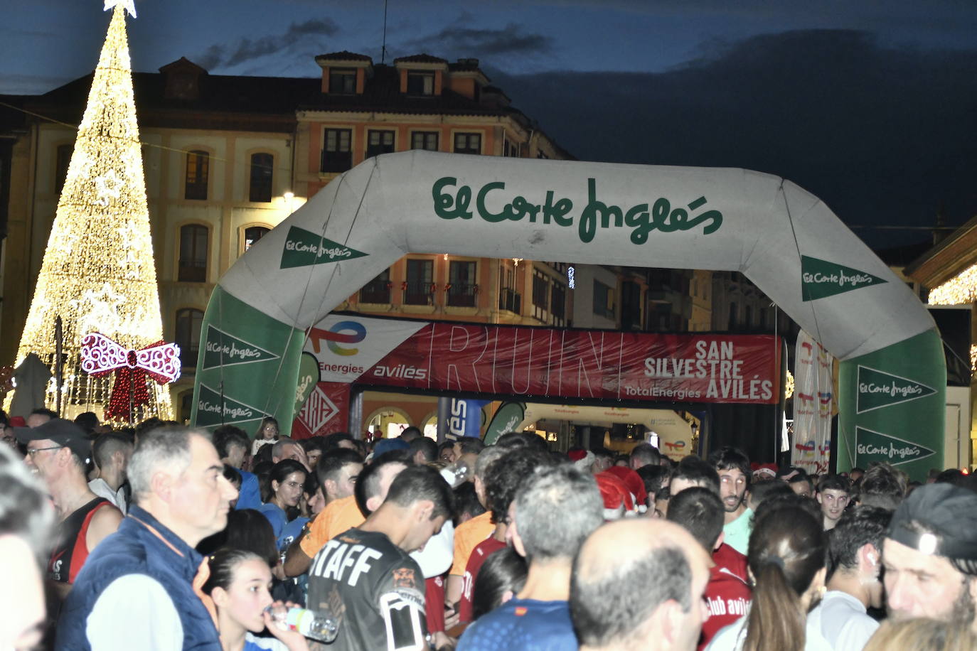 Fotos: Veinte mil asturianos a la carrera para despedir 2022