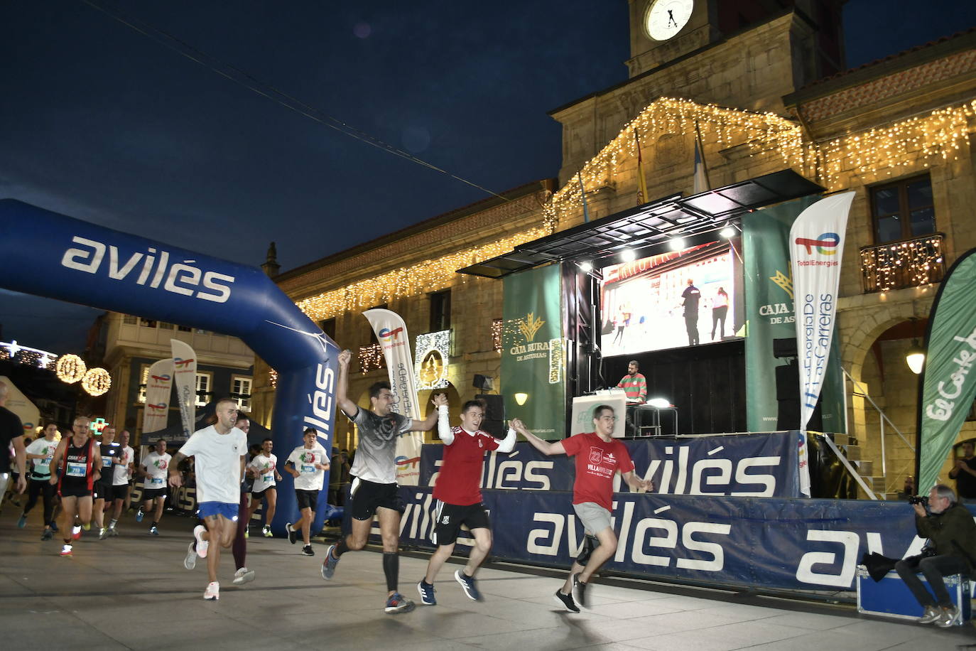 Fotos: Veinte mil asturianos a la carrera para despedir 2022