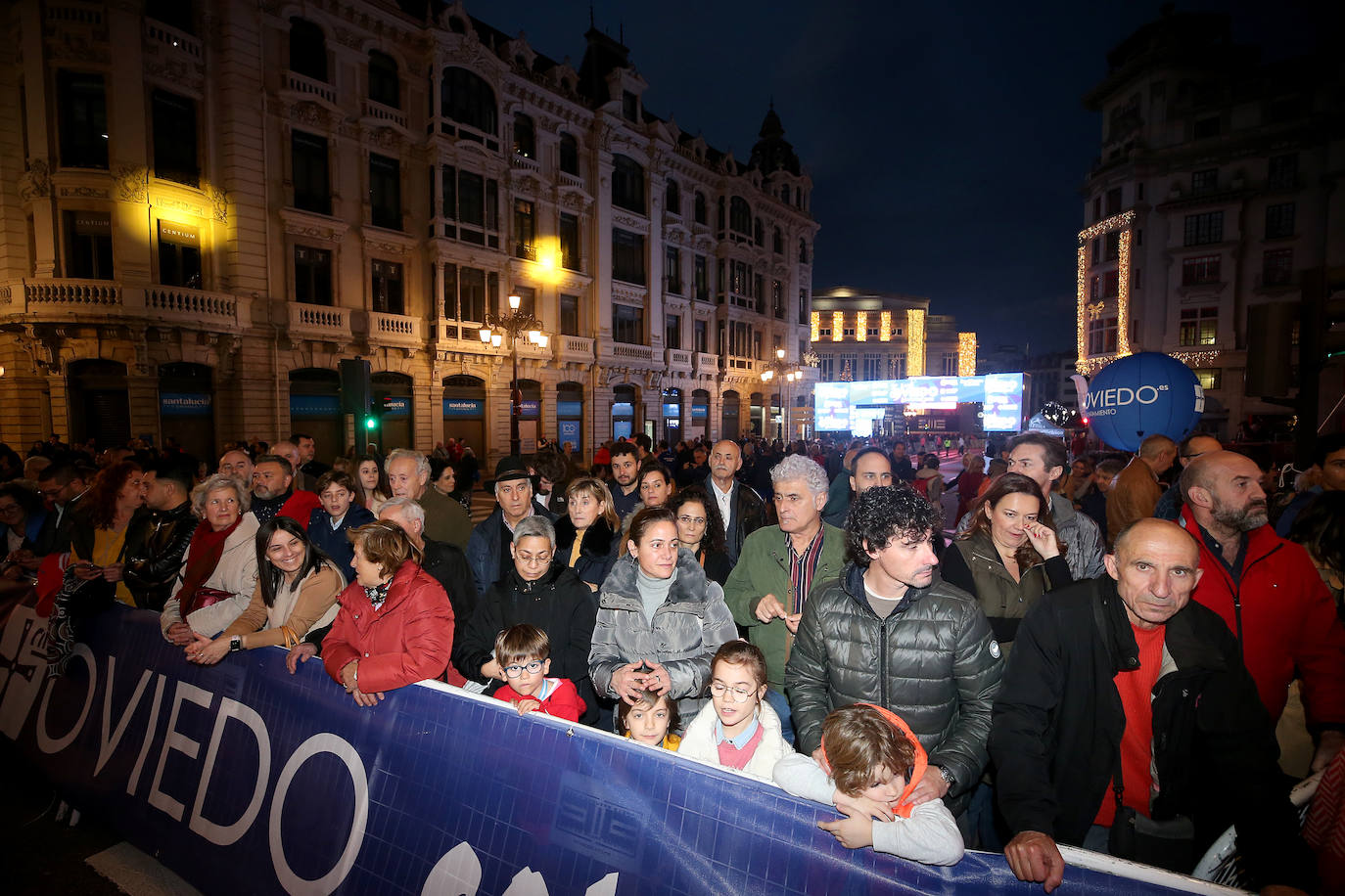 Fotos: Jaime Bueno y Mariam Benkert vencen en las calles de Oviedo