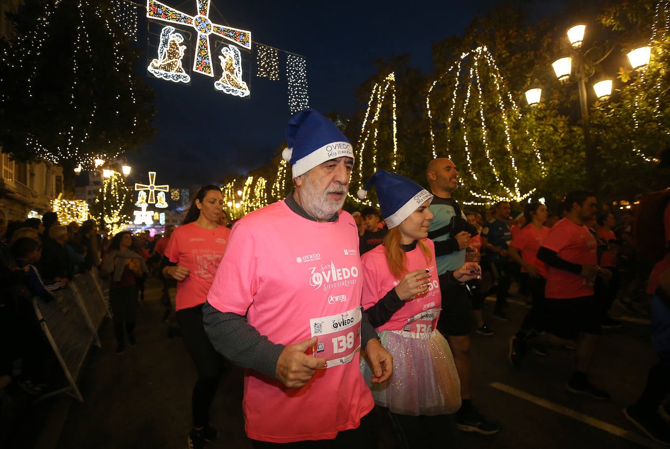 Fotos: Jaime Bueno y Mariam Benkert vencen en las calles de Oviedo