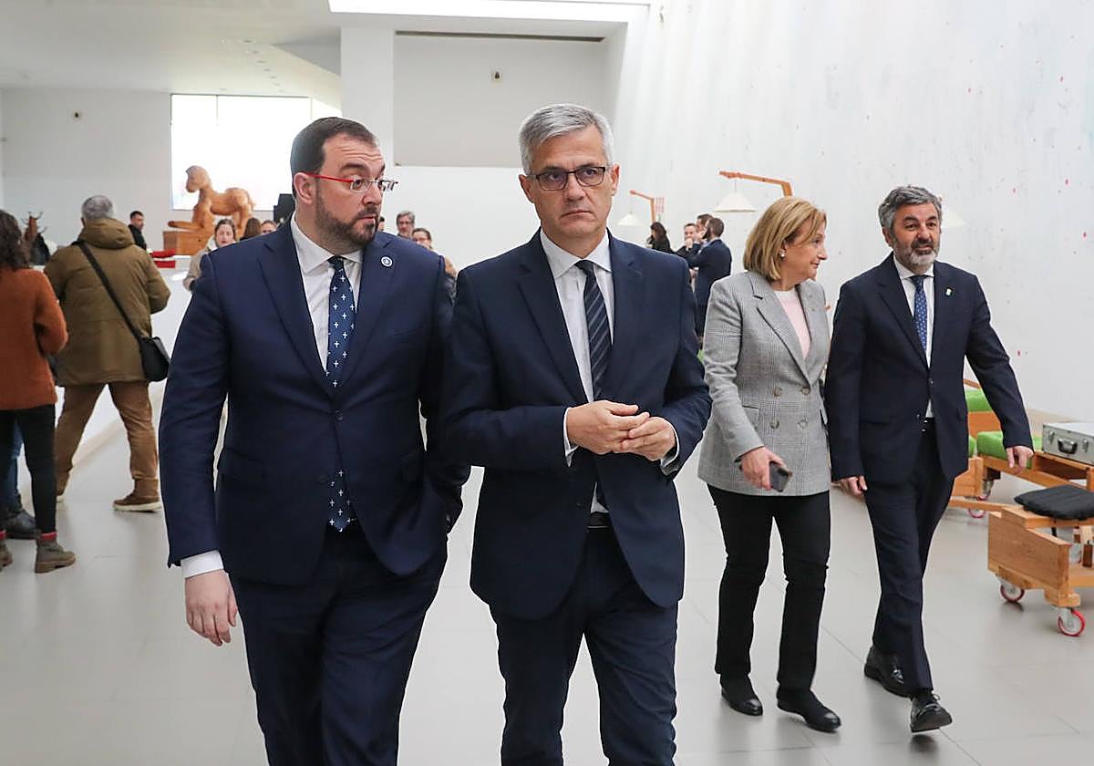 El presidente del Principado Adrián Barbón y el secretario de Estado David Lucas.