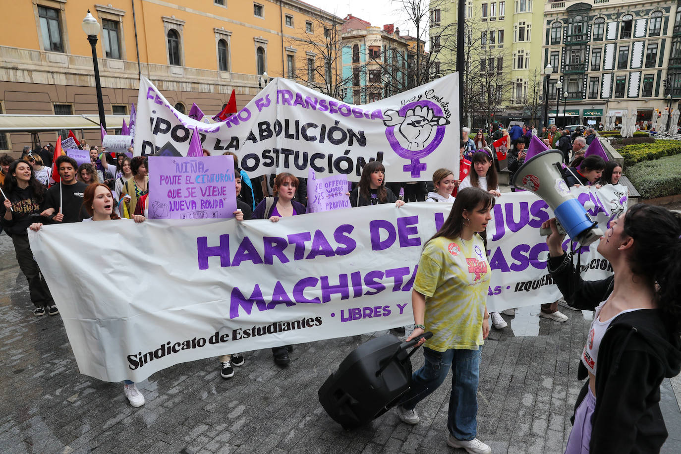 Grito de «libertad» por todas las mujeres en la protesta estudiantil