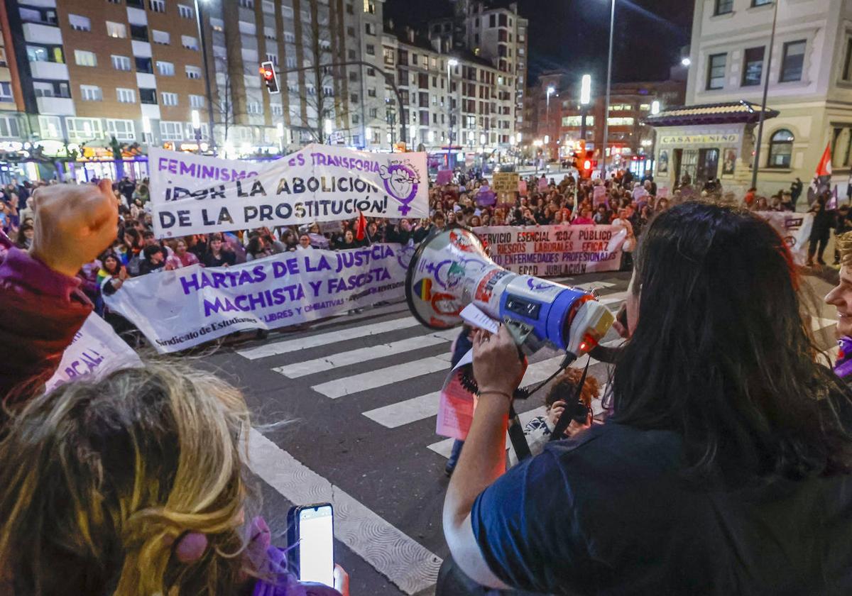 Gijón se echa a la calle por el 8M